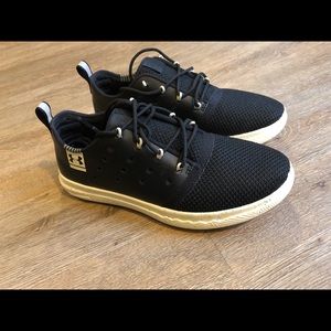 Under Armour Sneakers 6